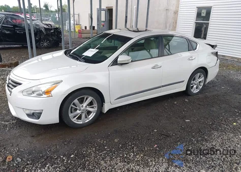 2015 Nissan Altima 2.5 Sv из США, поврежденный, VIN 1N4AL3AP1FC106852